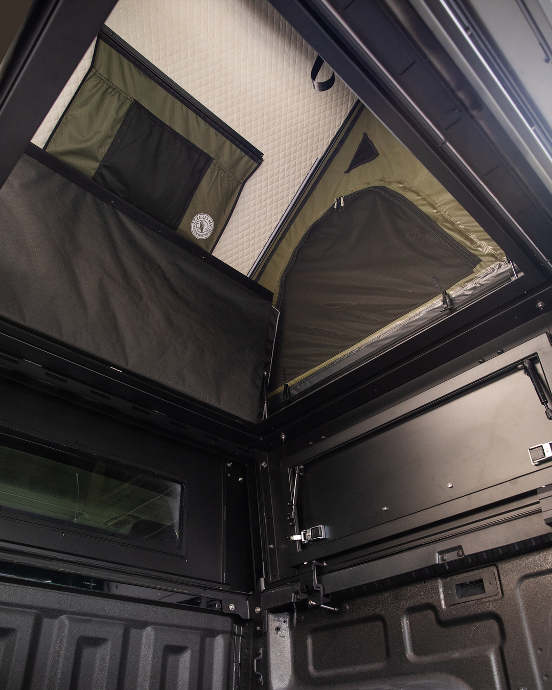 Eagle's nest Canopy Camper - Toyota Hilux