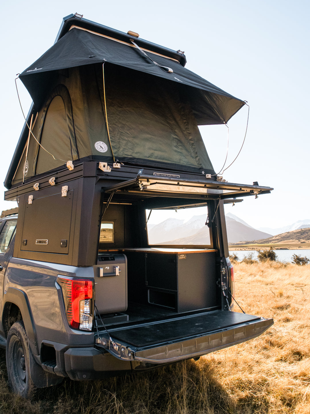 Eagle's nest Canopy Camper - Toyota Hilux